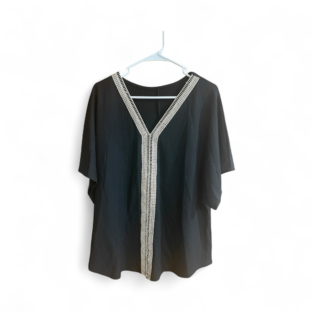 NWOT Shein Plus Size Lace Splice V Neck Shirt Black and Tan Women’s Size 0XL